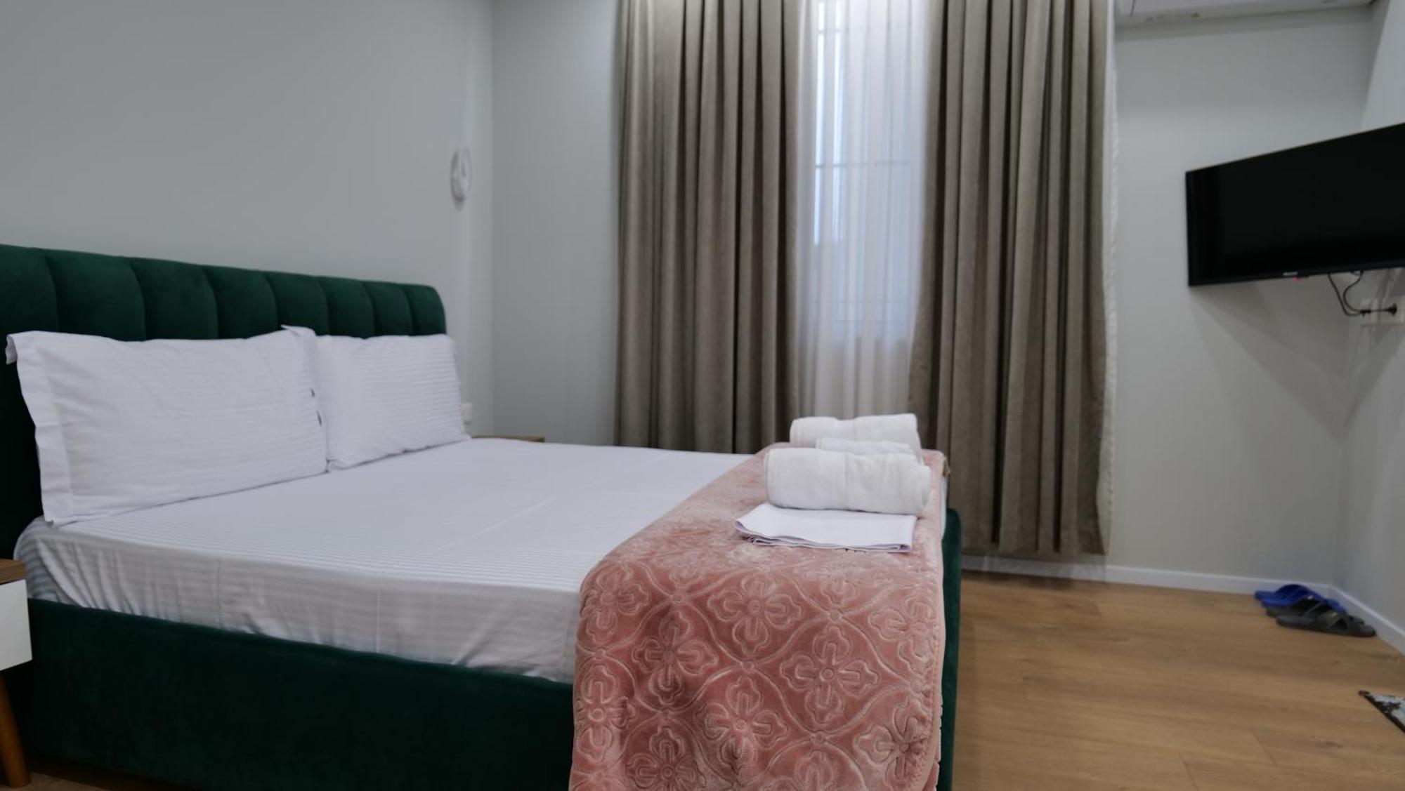 Kristi Apartments 01 地拉那 外观 照片