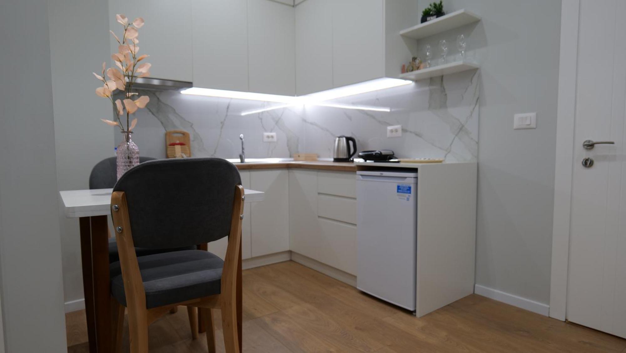 Kristi Apartments 01 地拉那 外观 照片